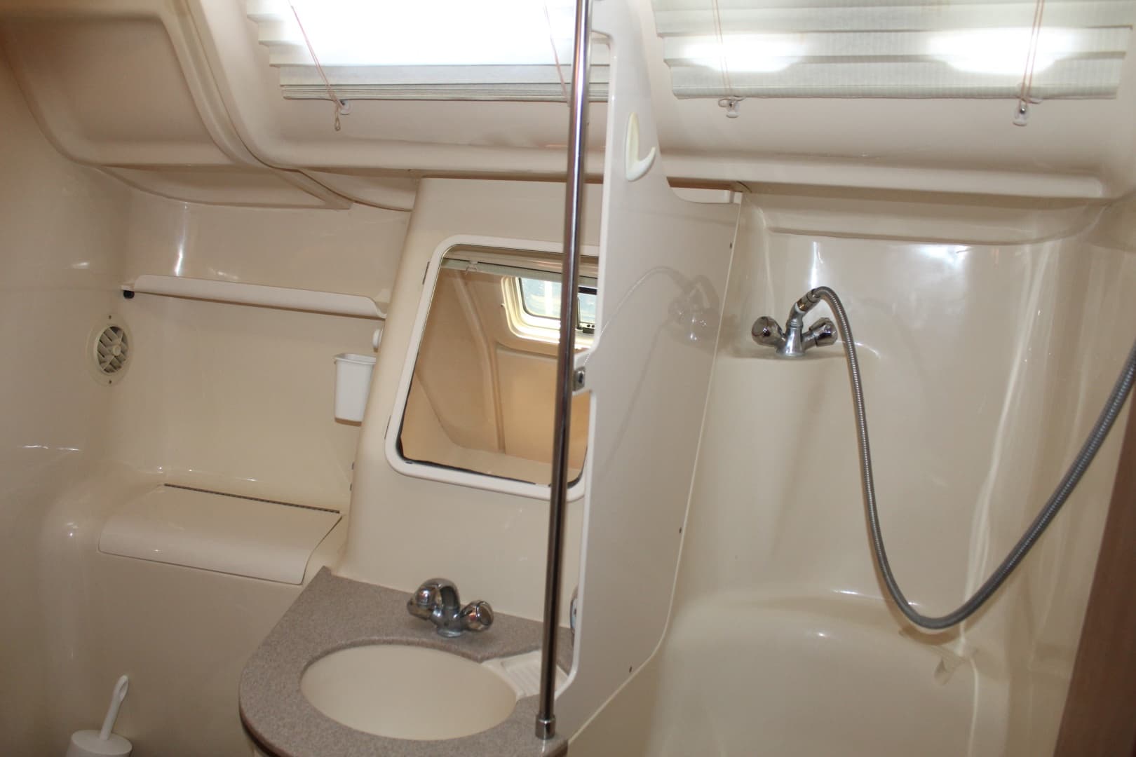1997 Hunter 430