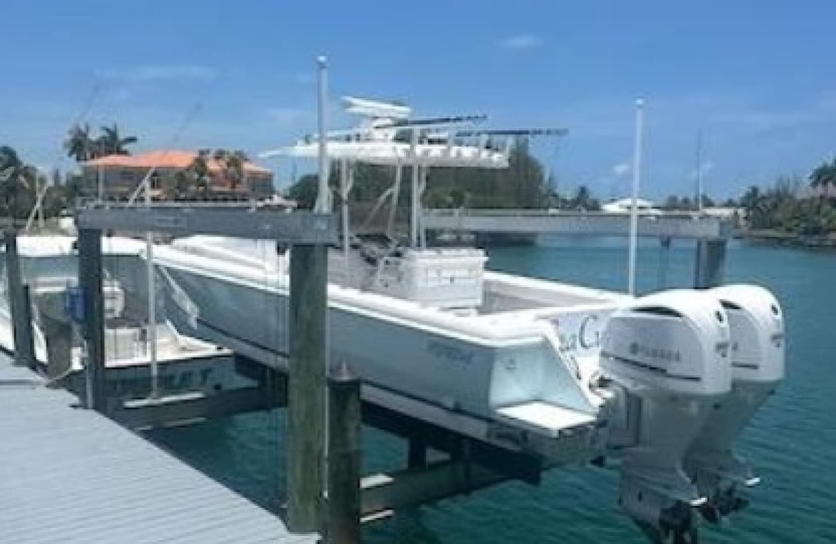 2002 Intrepid 323 Cuddy