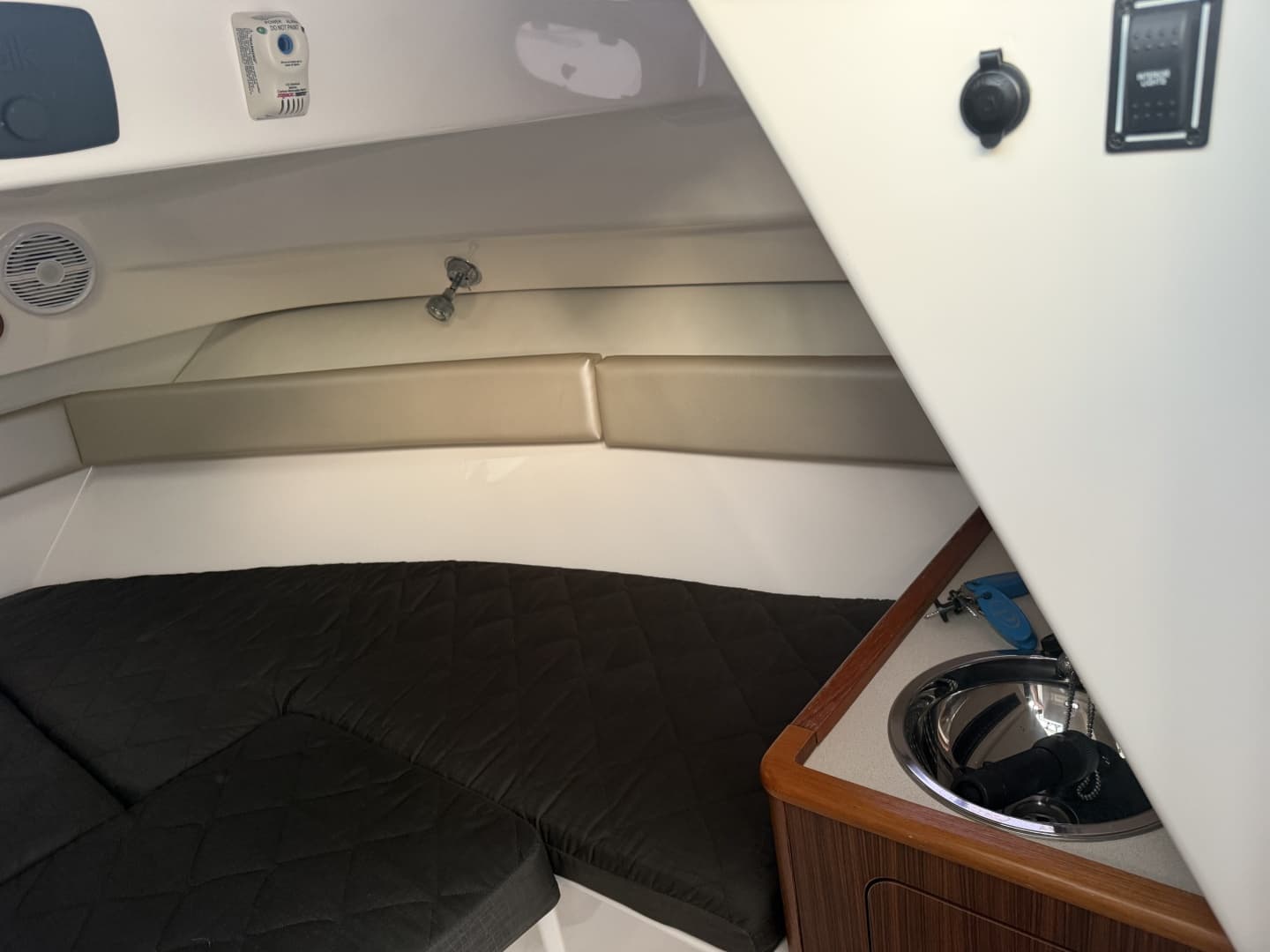2016 Pursuit 255 Offshore