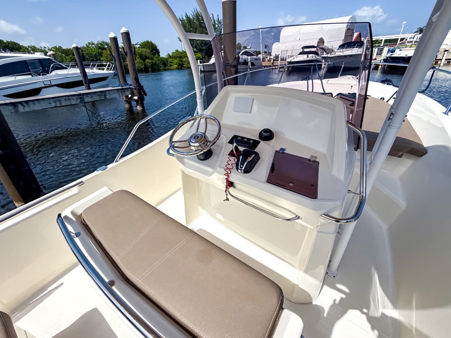 2023 White Shark 230CC