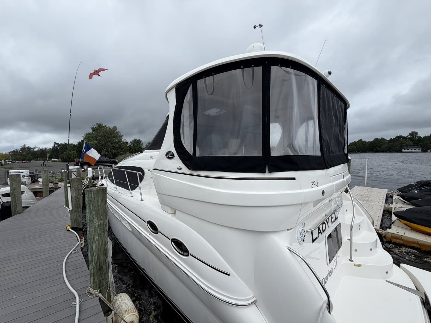 2005 Sea Ray 390 Motor Yacht