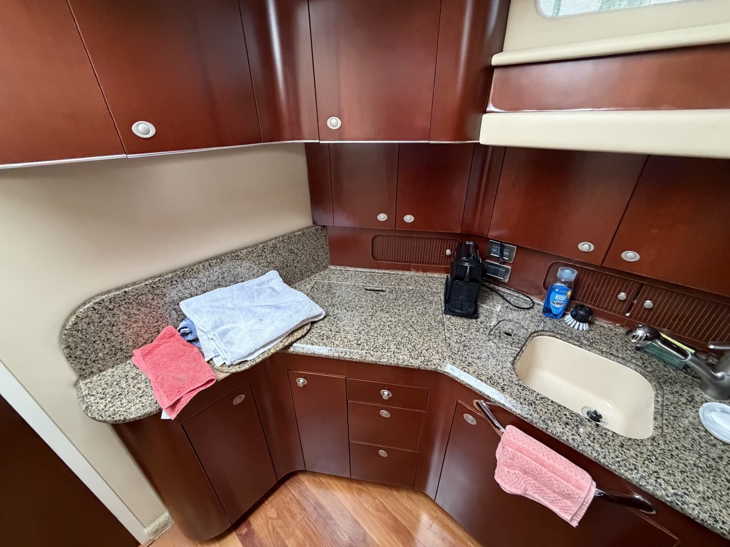 2005 Sea Ray 390 Motor Yacht
