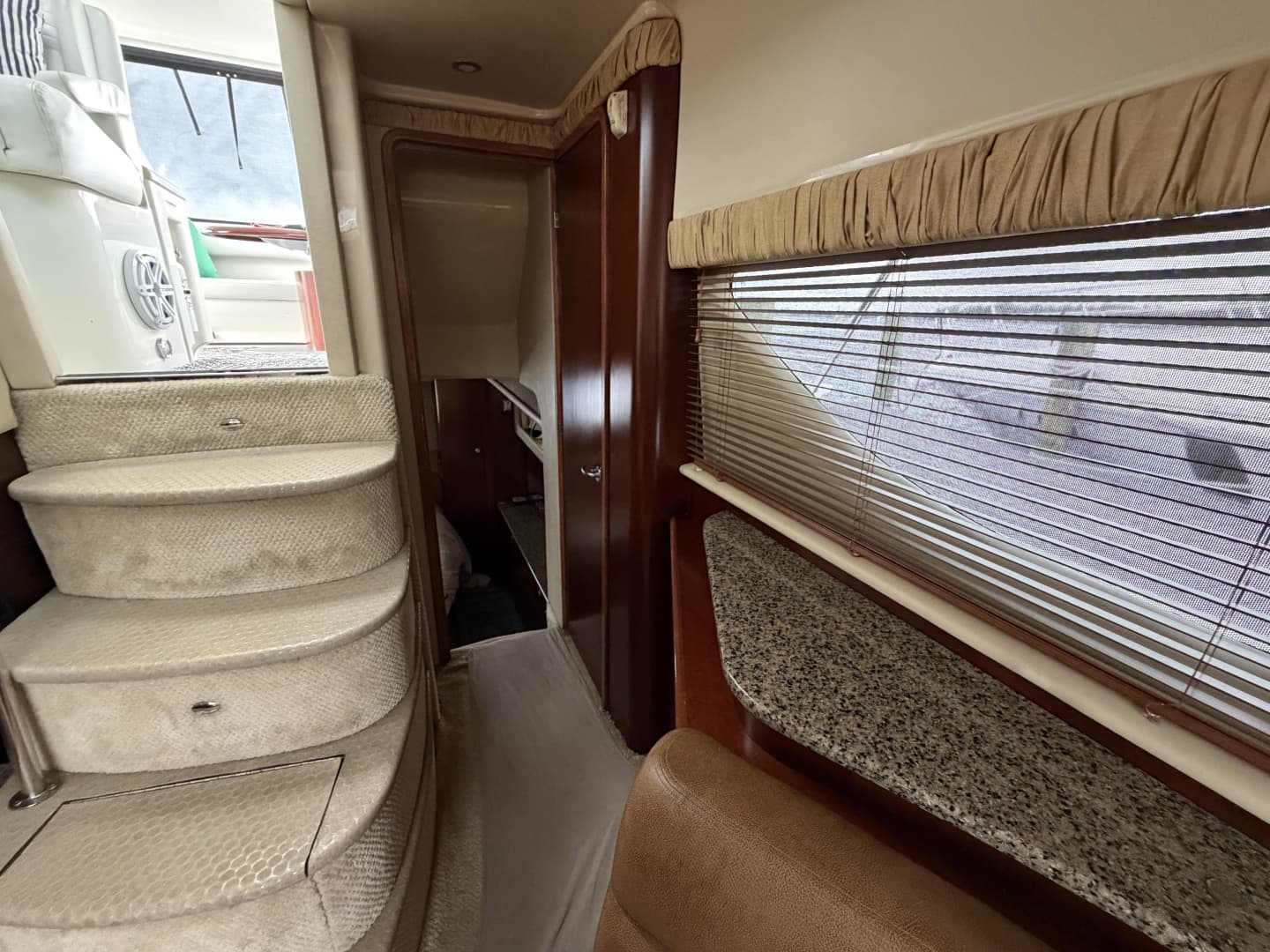 2005 Sea Ray 390 Motor Yacht