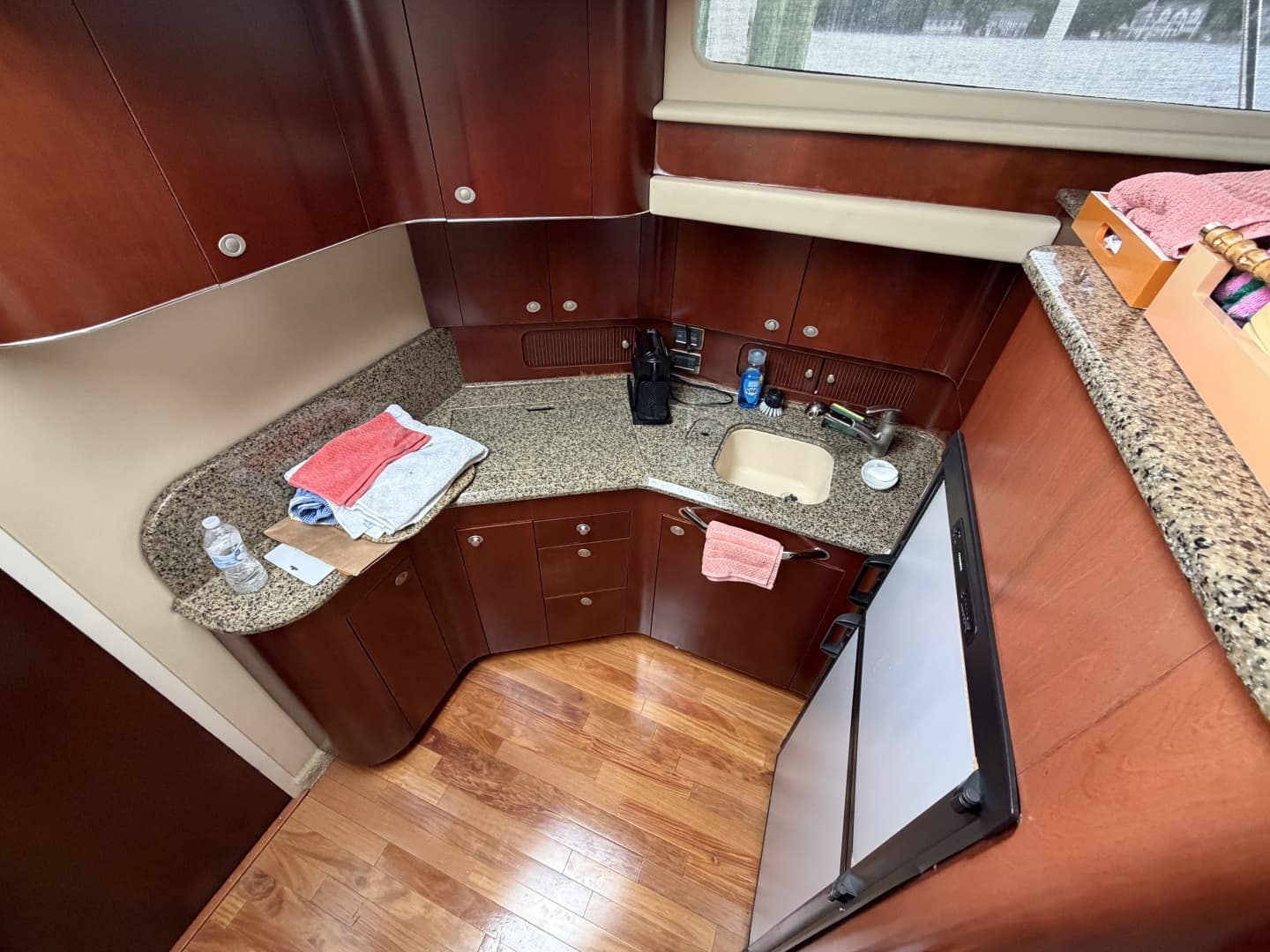 2005 Sea Ray 390 Motor Yacht