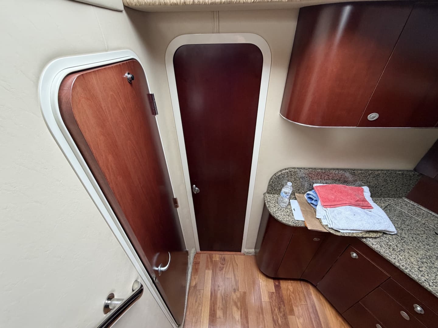 2005 Sea Ray 390 Motor Yacht
