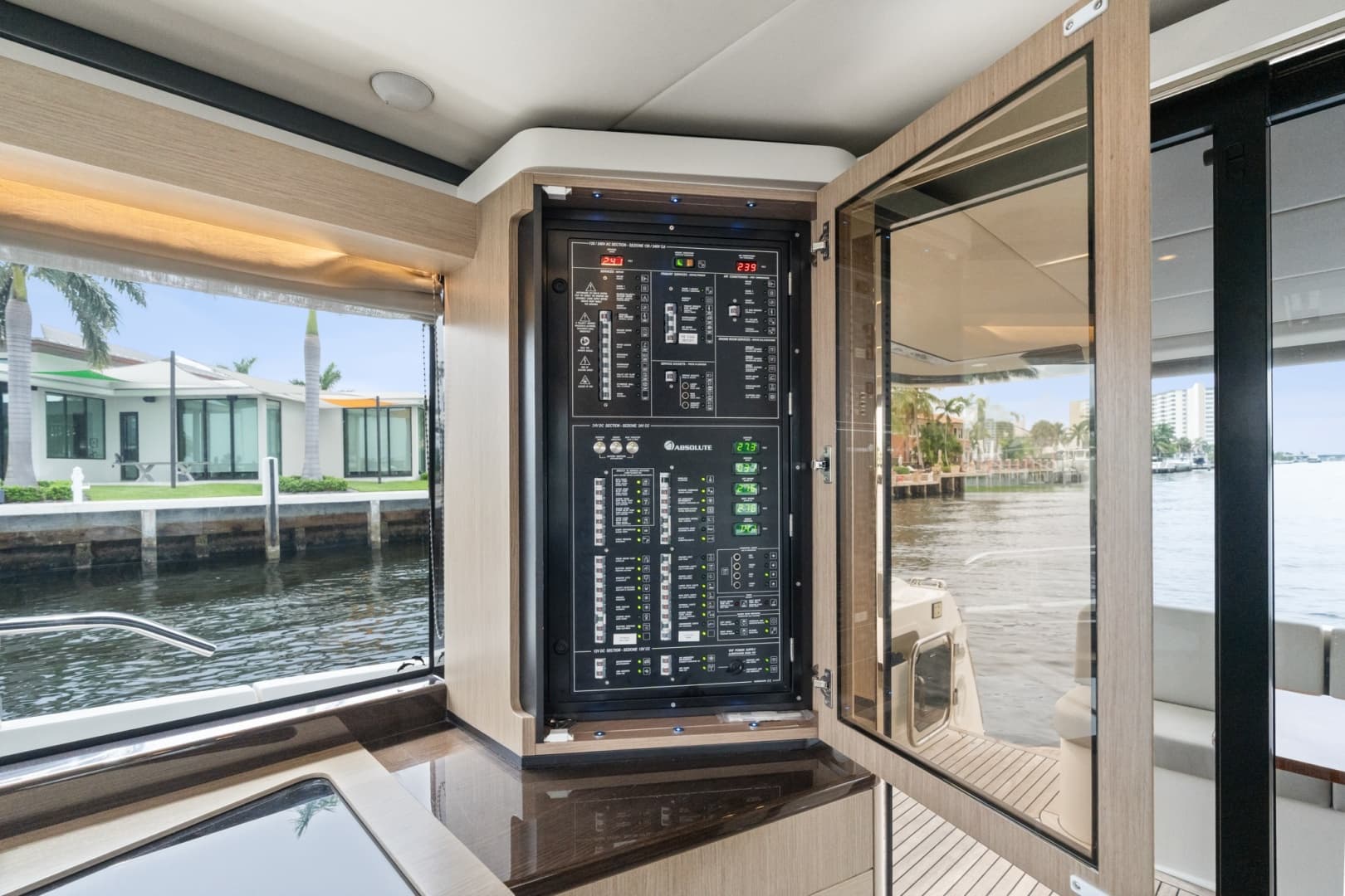 2022 Absolute Navetta 52