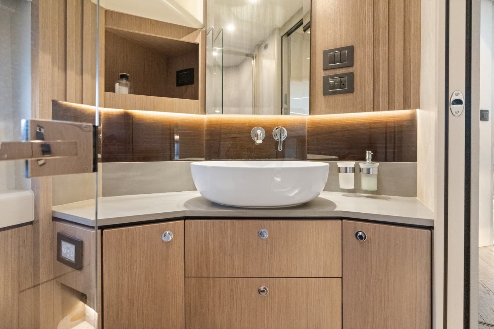 2022 Absolute Navetta 52