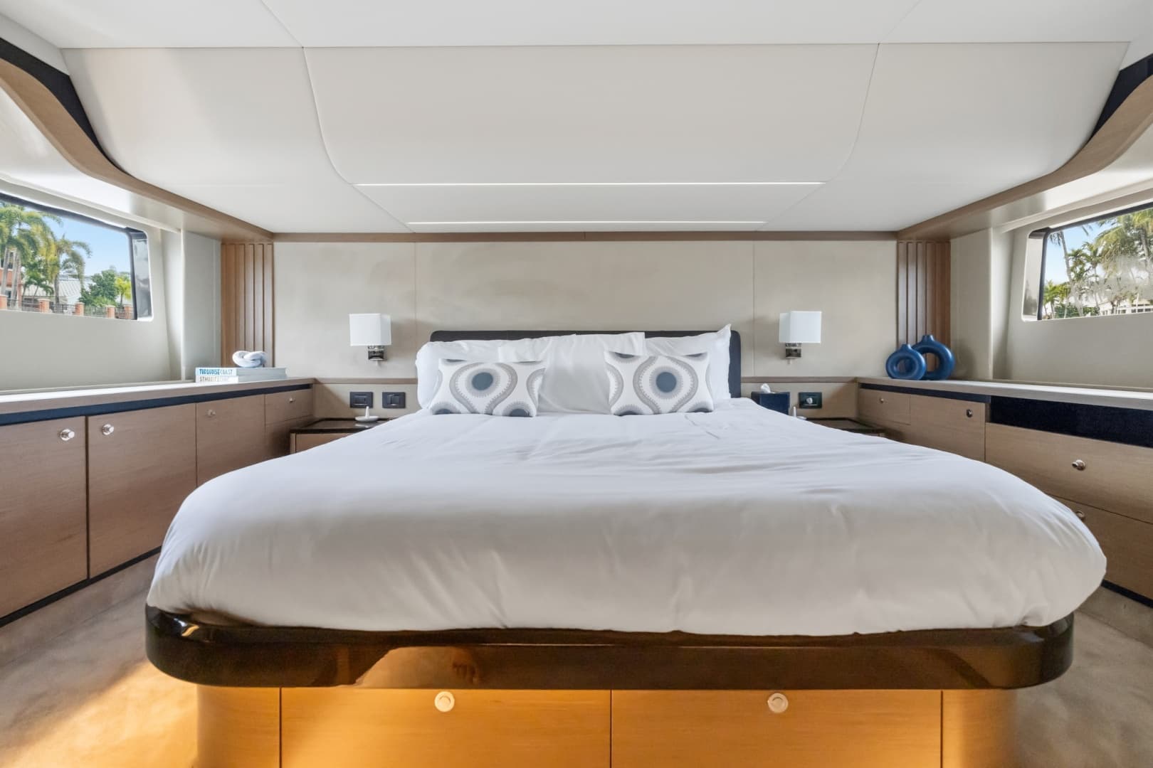 2022 Absolute Navetta 52