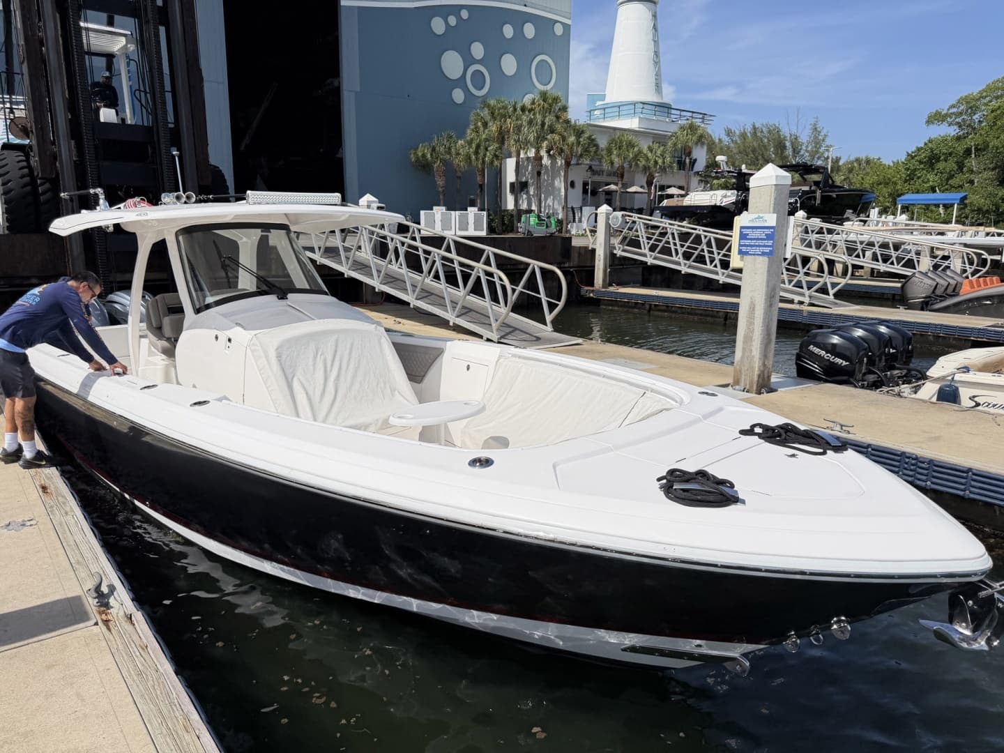 2019 Intrepid 345 Nomad SE