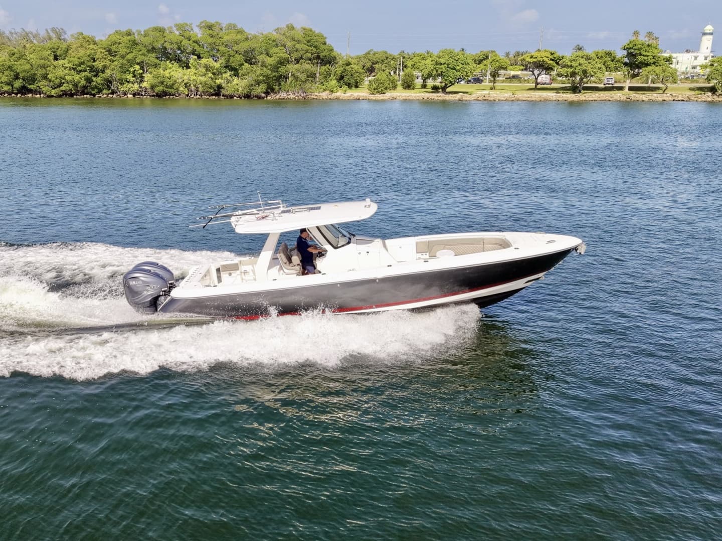 2019 Intrepid 345 Nomad SE