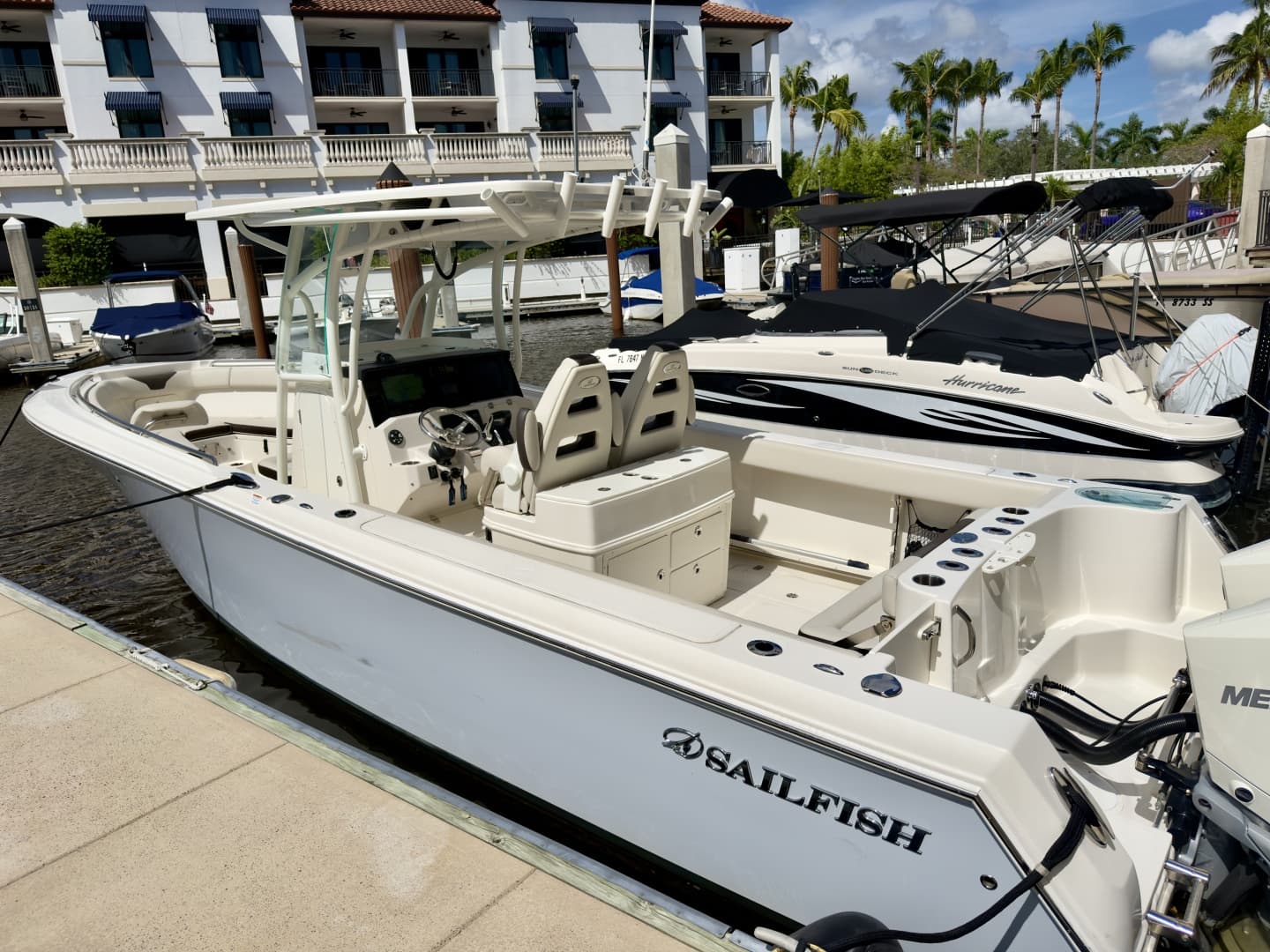 2023 Sailfish 290 CC