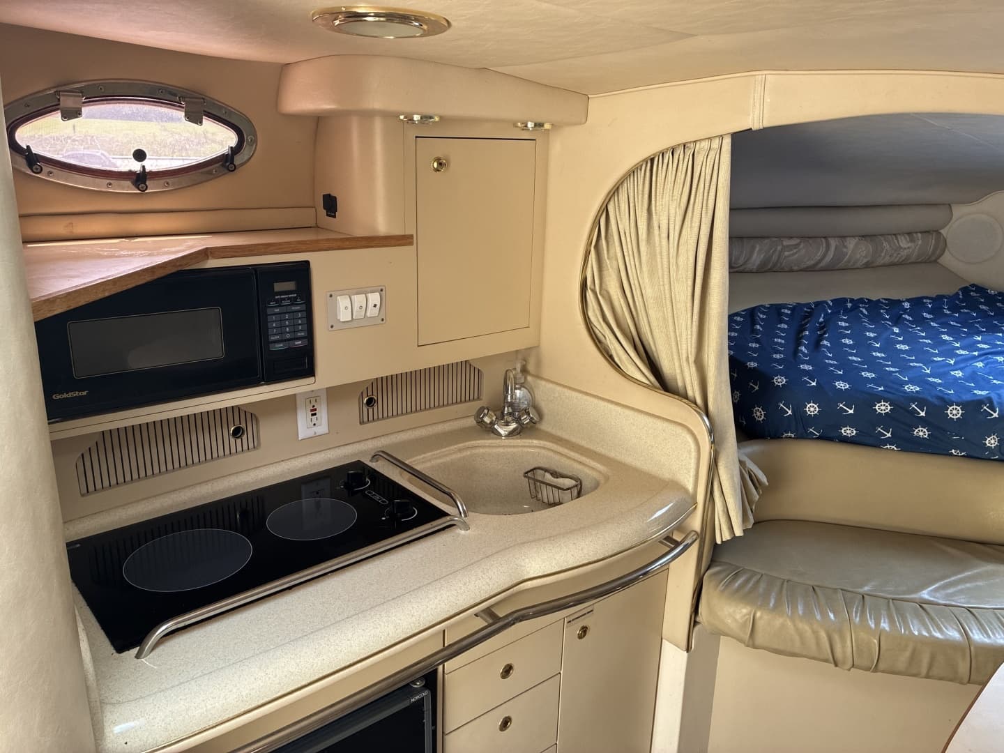 1998 Sea Ray 290 Sundancer