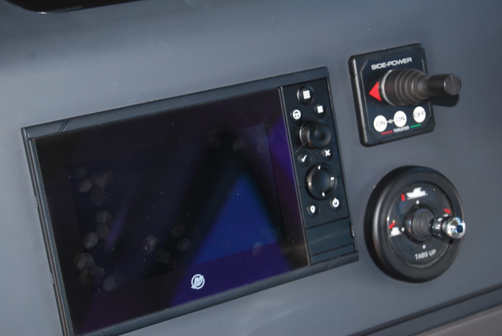 2022 Axopar 37 XC Cross Cabin