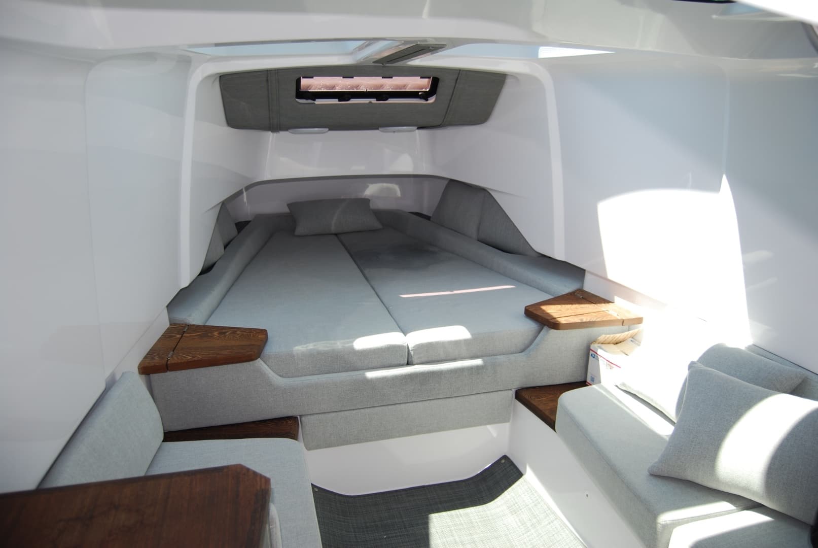 2022 Axopar 37 XC Cross Cabin