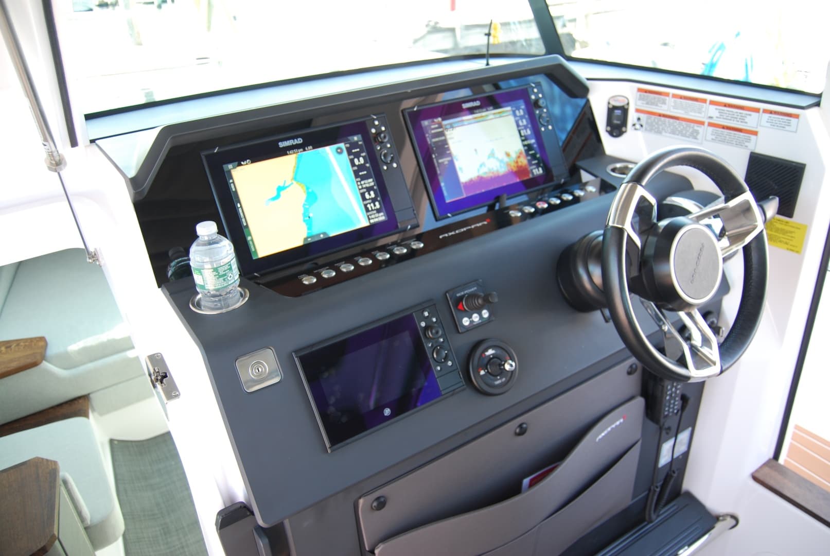 2022 Axopar 37 XC Cross Cabin
