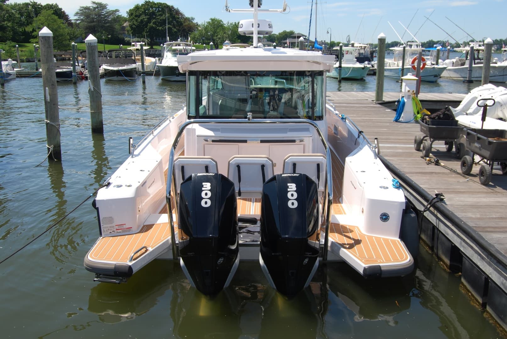 2022 Axopar 37 XC Cross Cabin