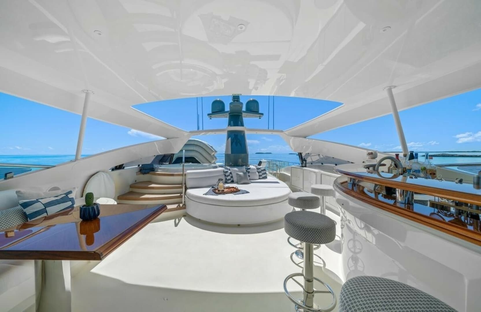 2009 Palmer Johnson Raised Pilothouse Flybridge
