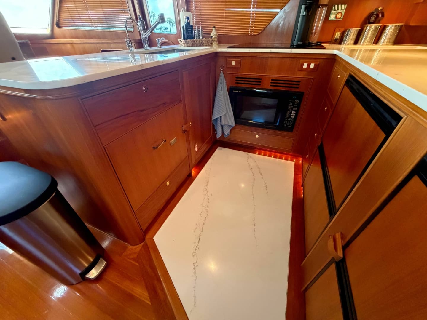 2006 Marlow Explorer 53C