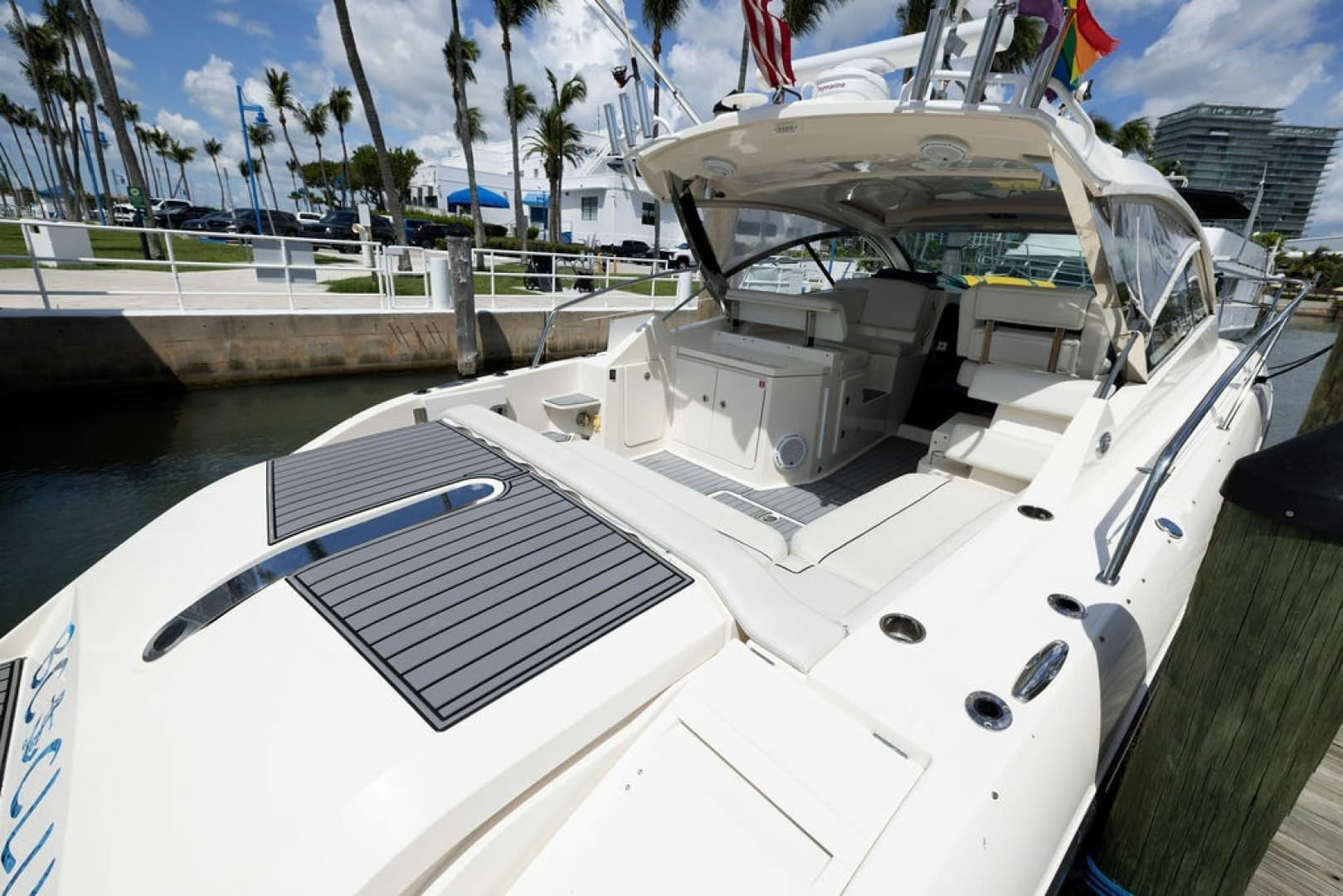 2014 Pursuit 365i Sport Coupe