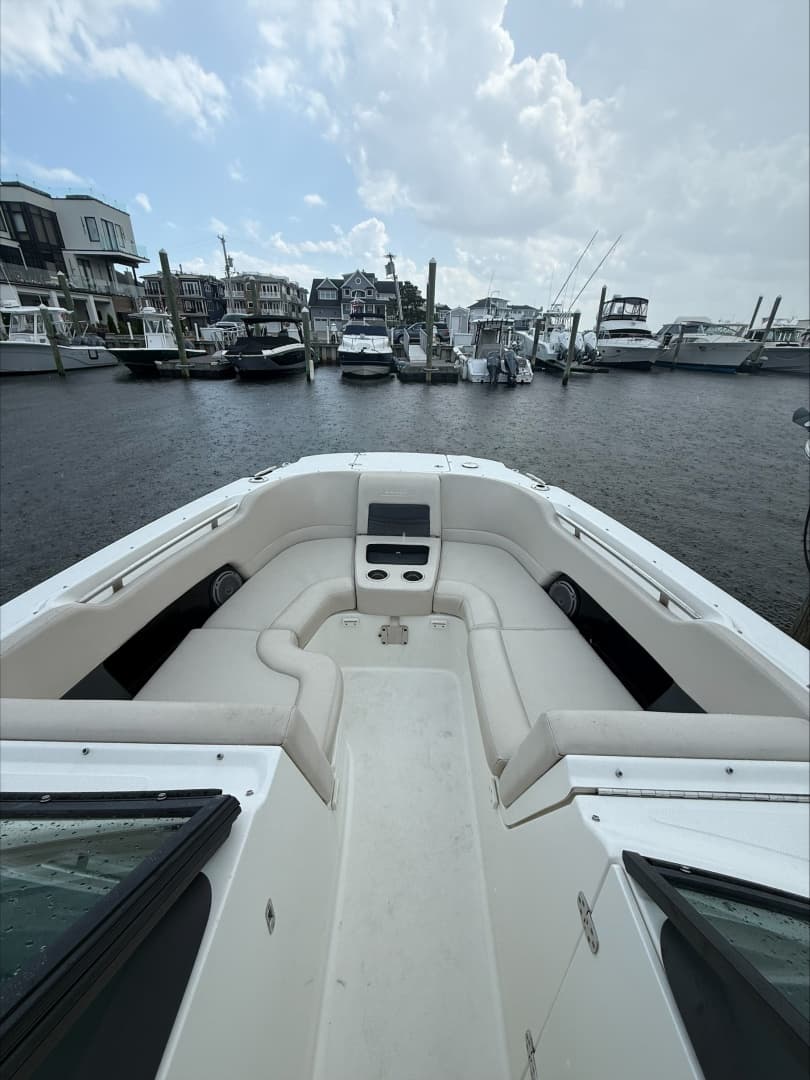 2019 Boston Whaler 270 Vantage