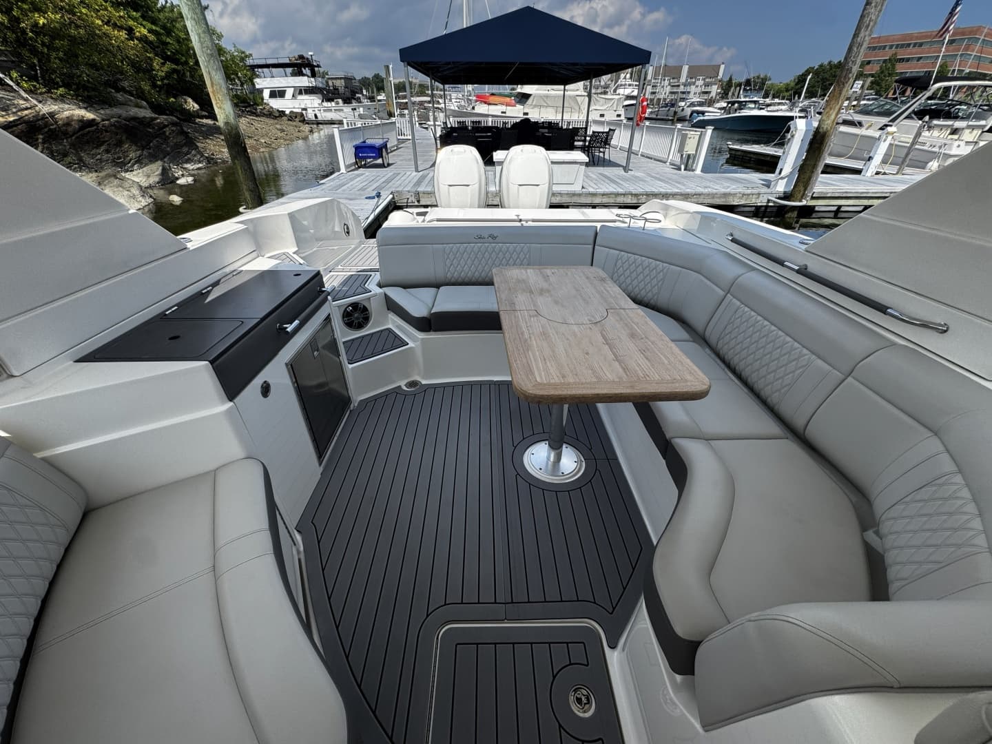 2021 Sea Ray 350 SLX