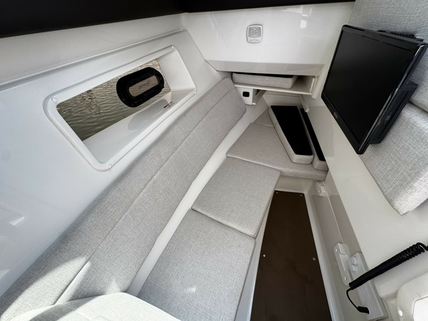 2021 Sea Ray 350 SLX