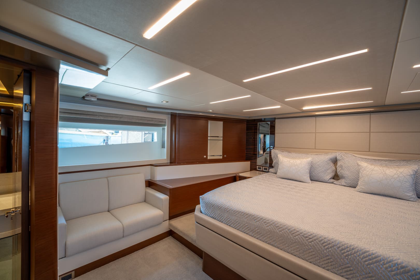 2021 Ocean Alexander 28R