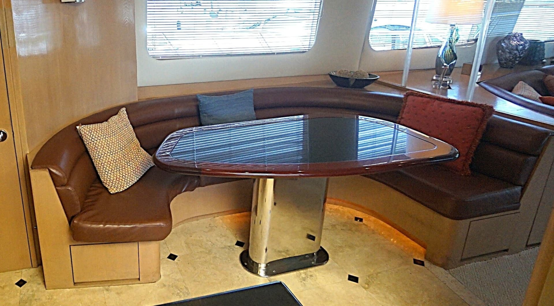 008 Main Deck Galley Dinette