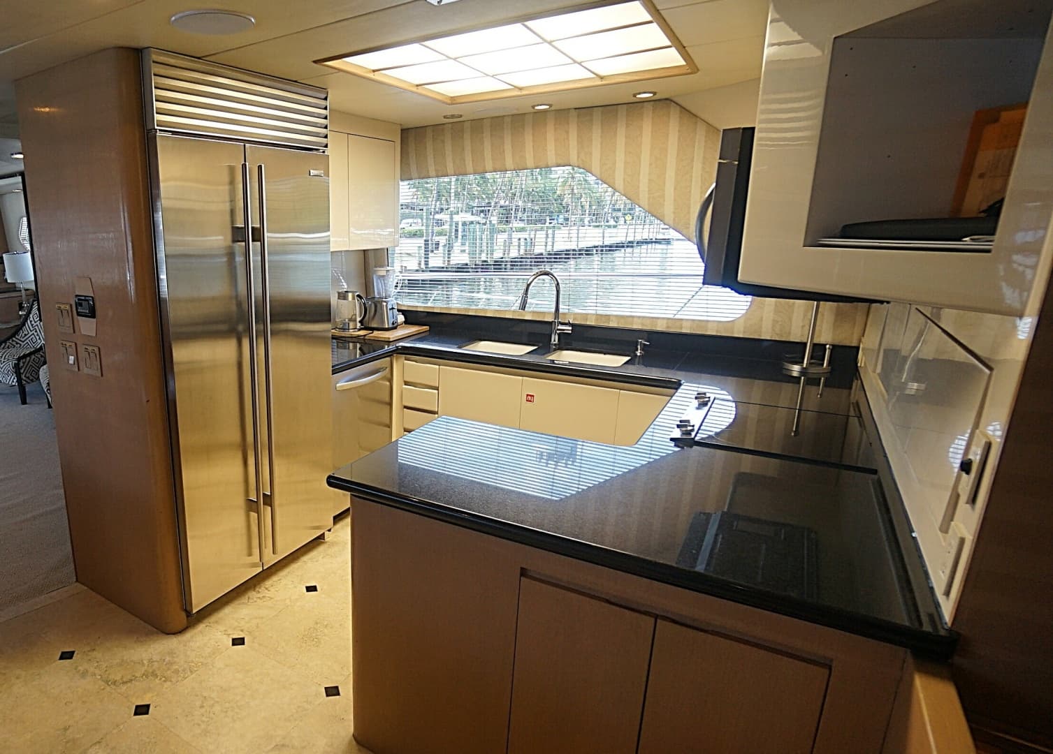 007 Main Decl Galley 3