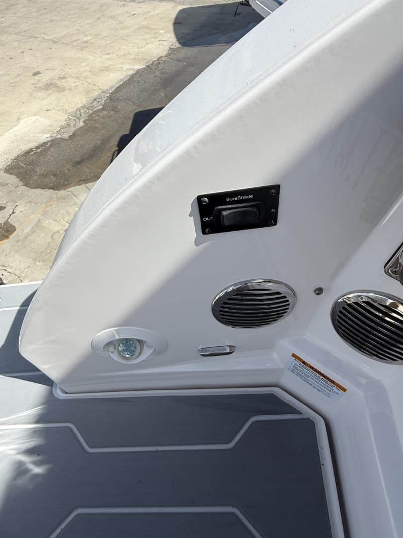 2022 Regal 33OBX