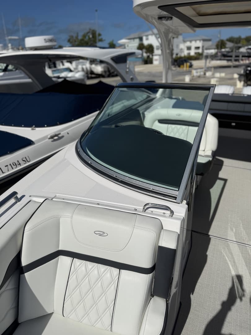 2022 Regal 33OBX