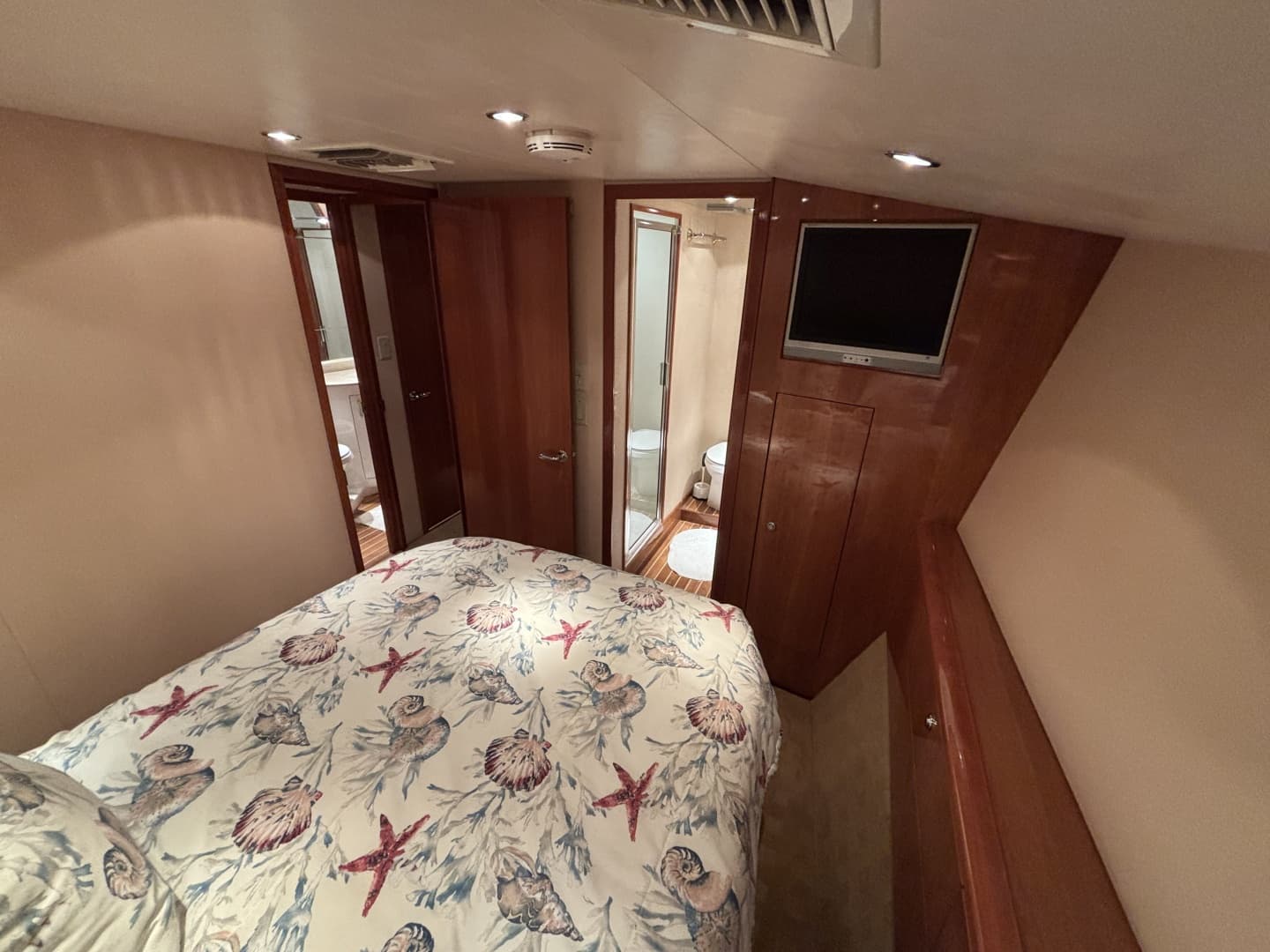 2005 Hatteras Convertible