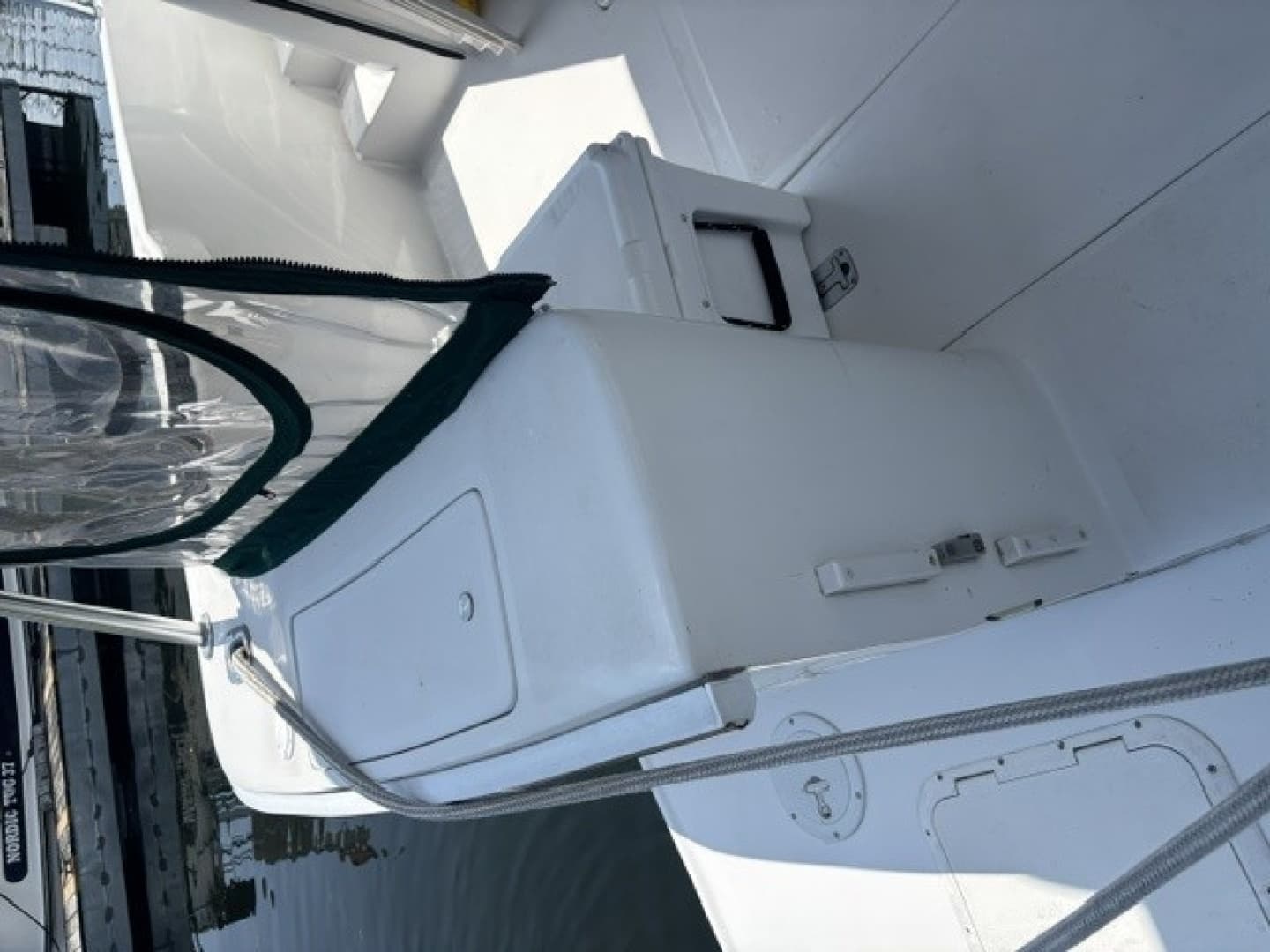 2001 Mainship 390