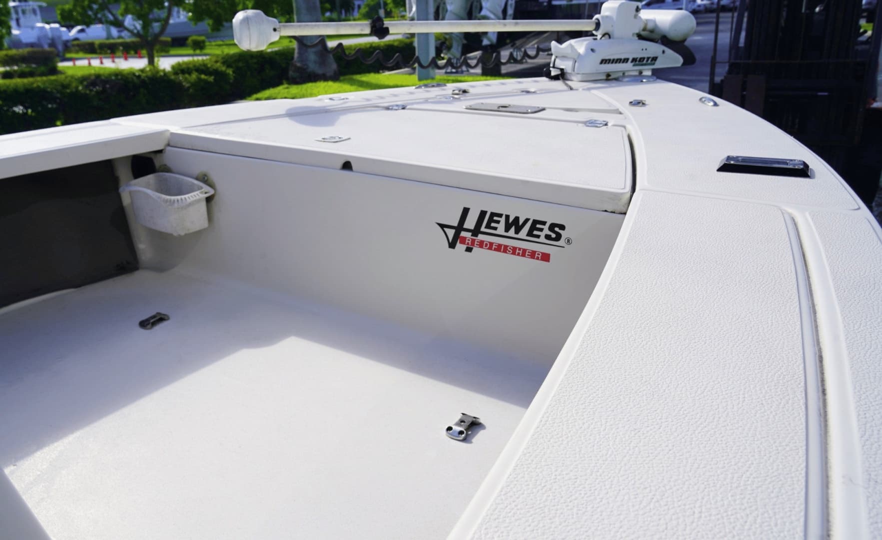 2001 Hewes Redfisher