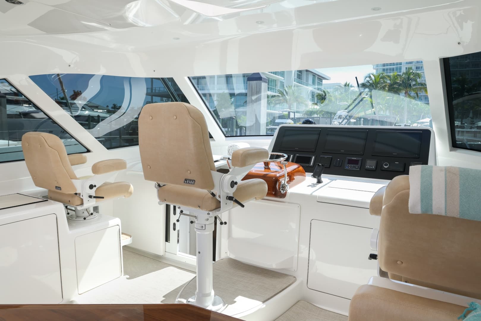 2020 Viking 44 Sport Coupe