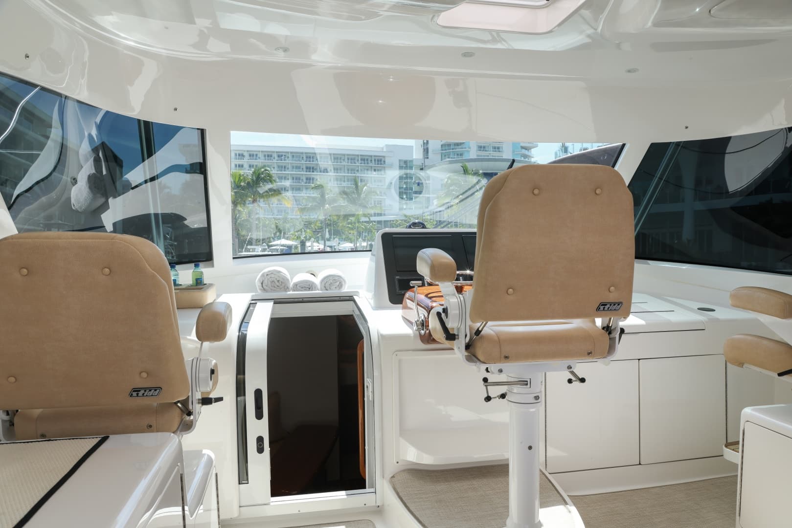 2020 Viking 44 Sport Coupe