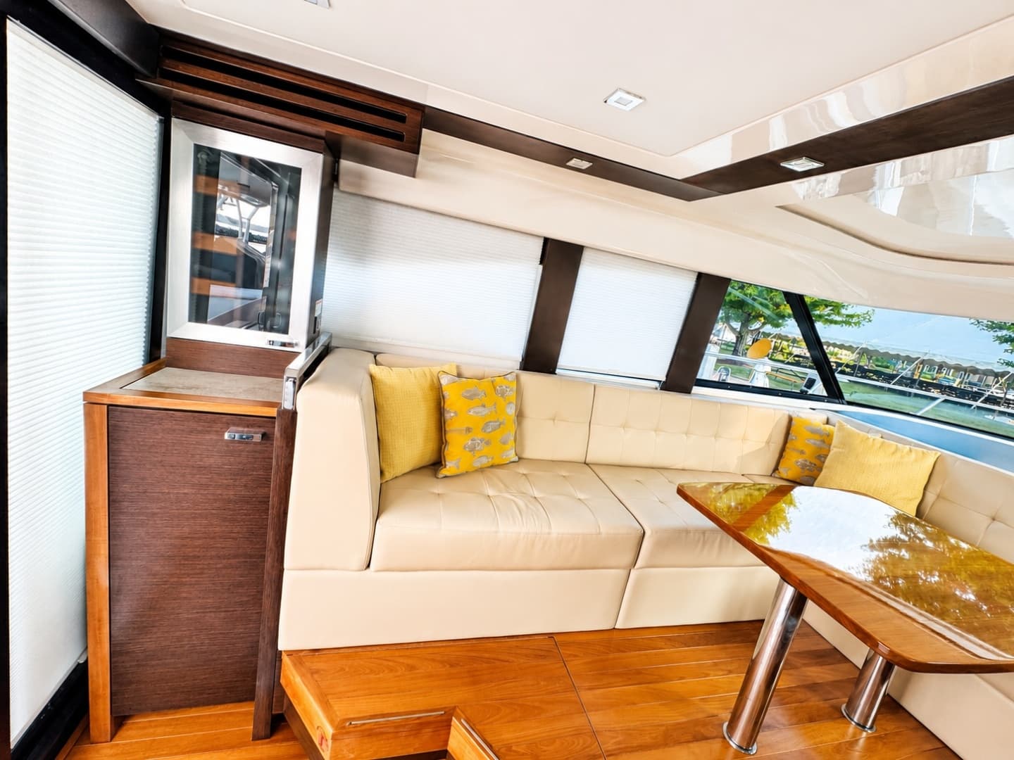 2016 Tiara Yachts 44 Coupe