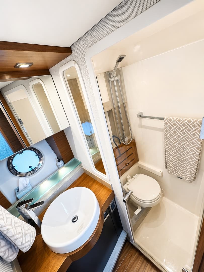 2016 Tiara Yachts 44 Coupe