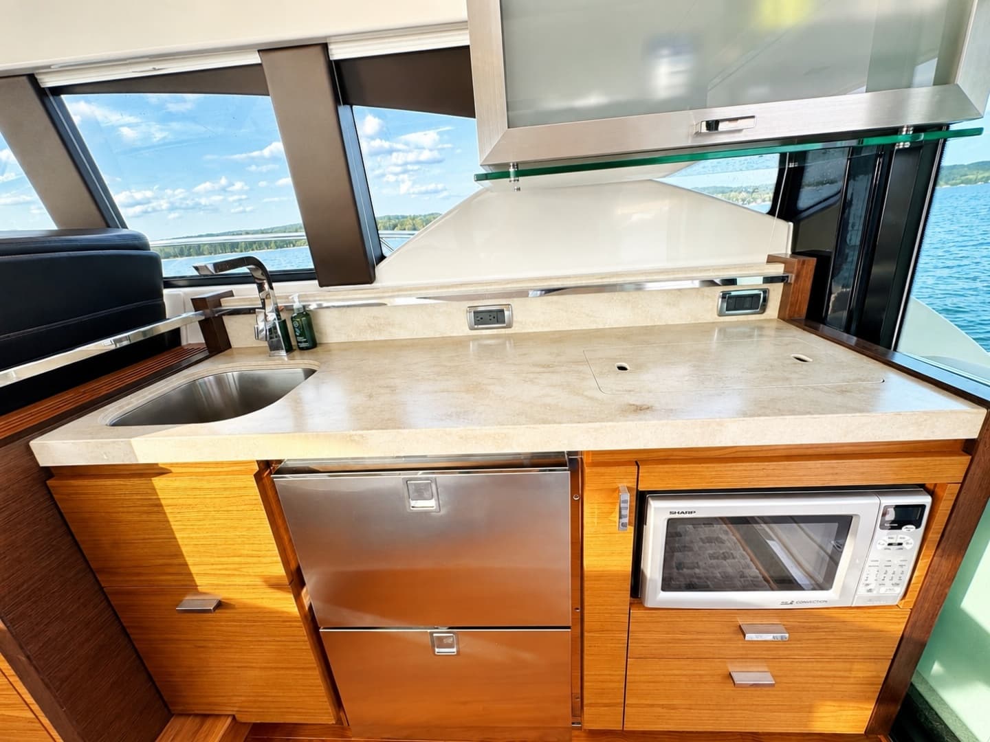 2016 Tiara Yachts 44 Coupe