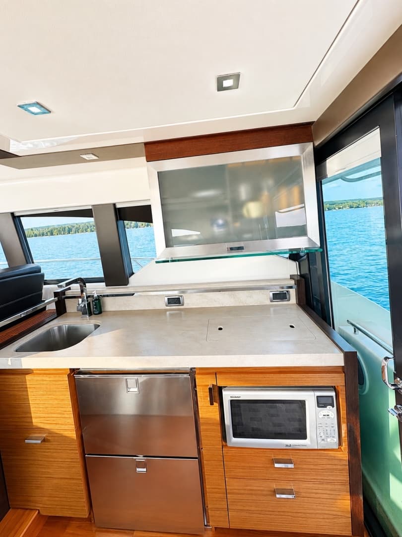 2016 Tiara Yachts 44 Coupe