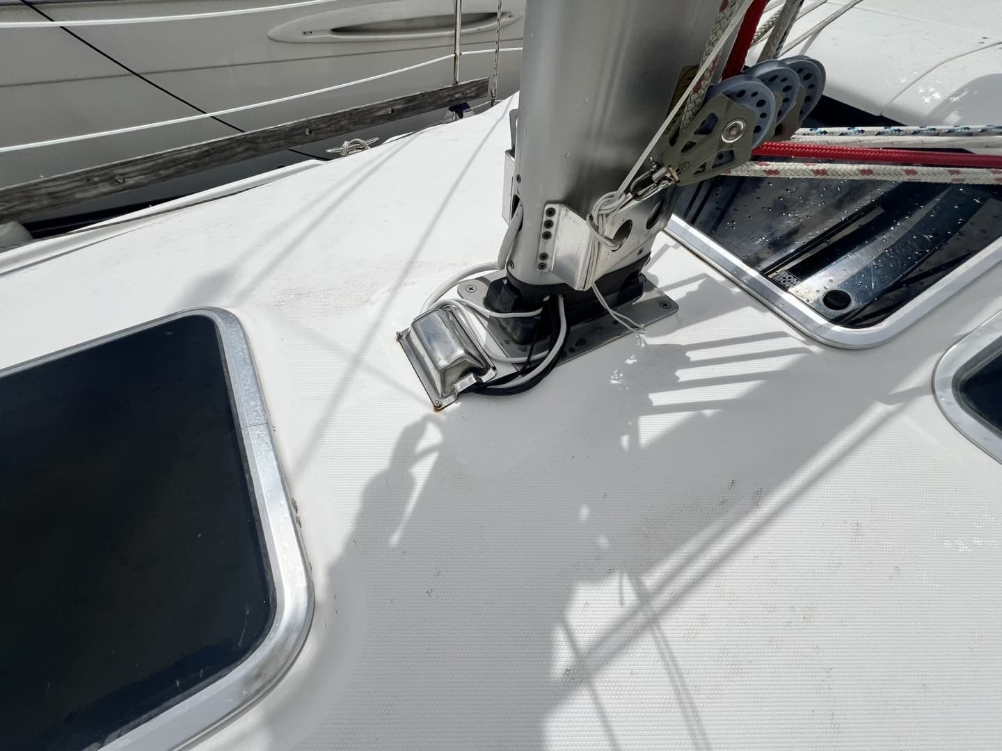 2007 Hunter 41 Deck Salon