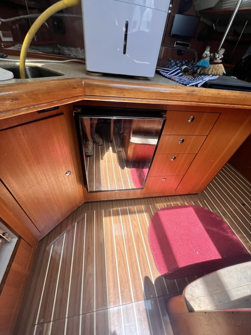 2007 Hunter 41 Deck Salon