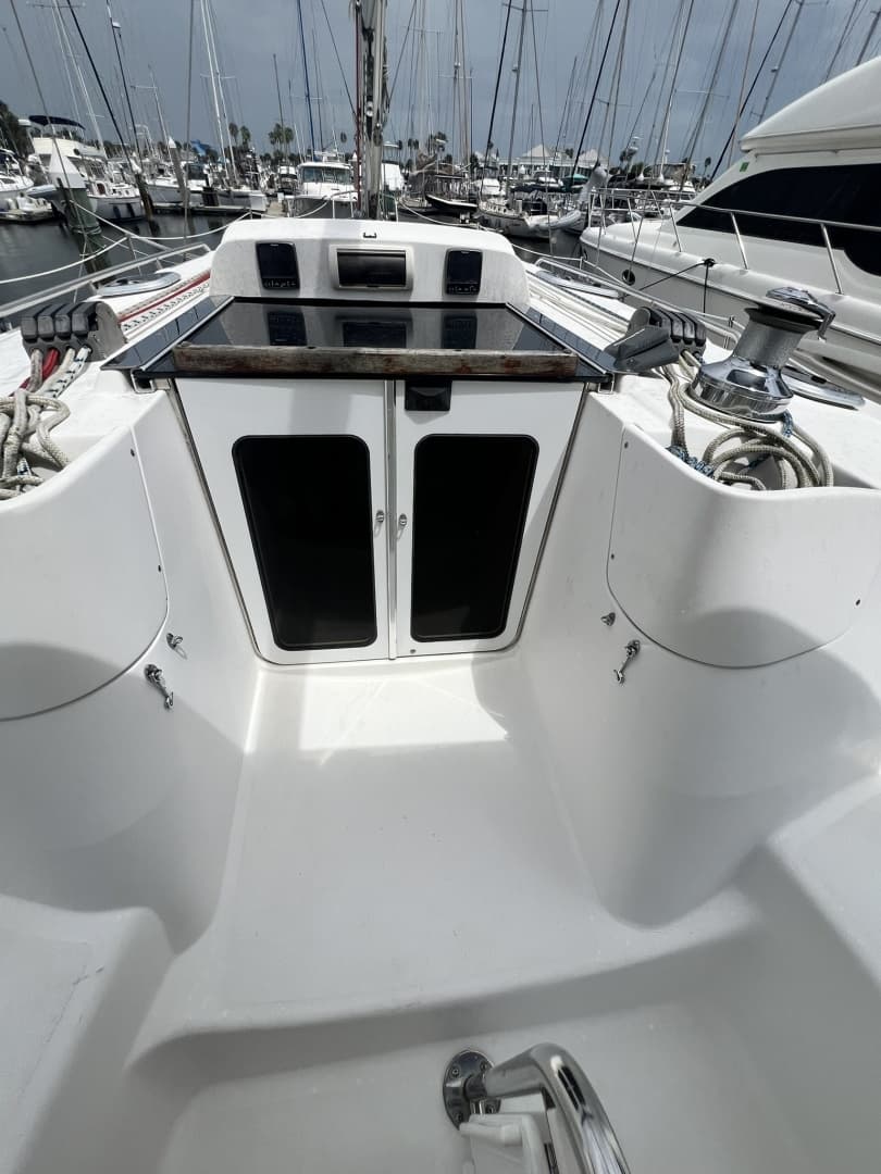 2007 Hunter 41 Deck Salon