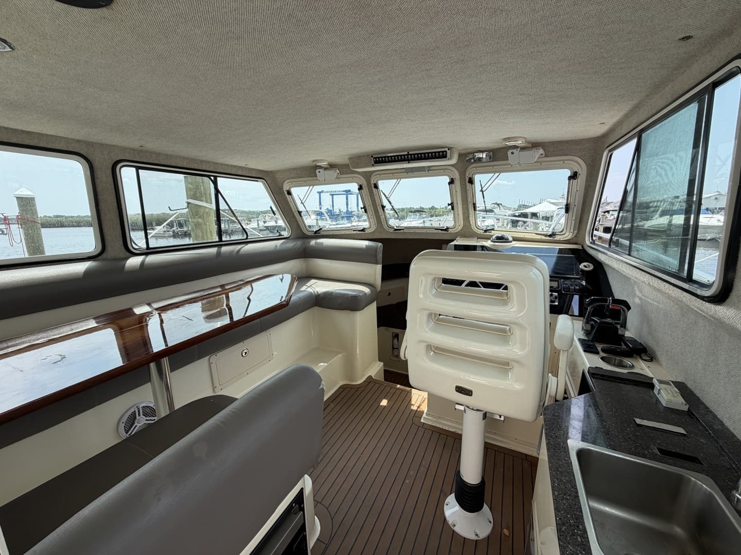 2009 Parker 3420 XLD Sport Cabin