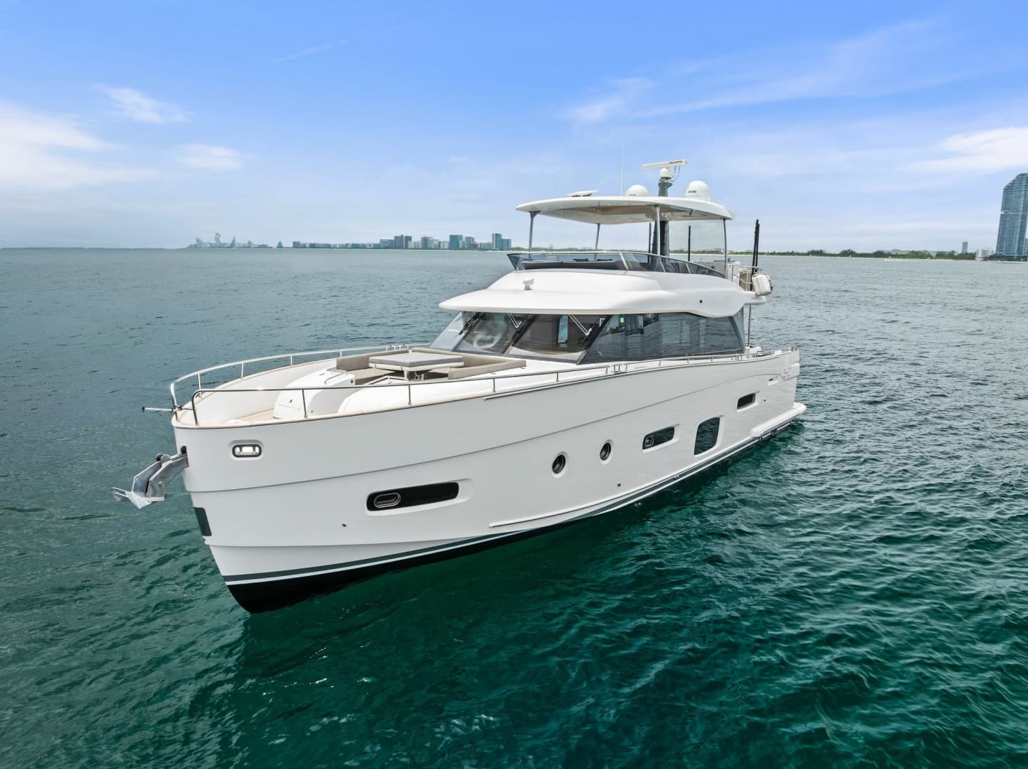 2021 Azimut Magellano 66