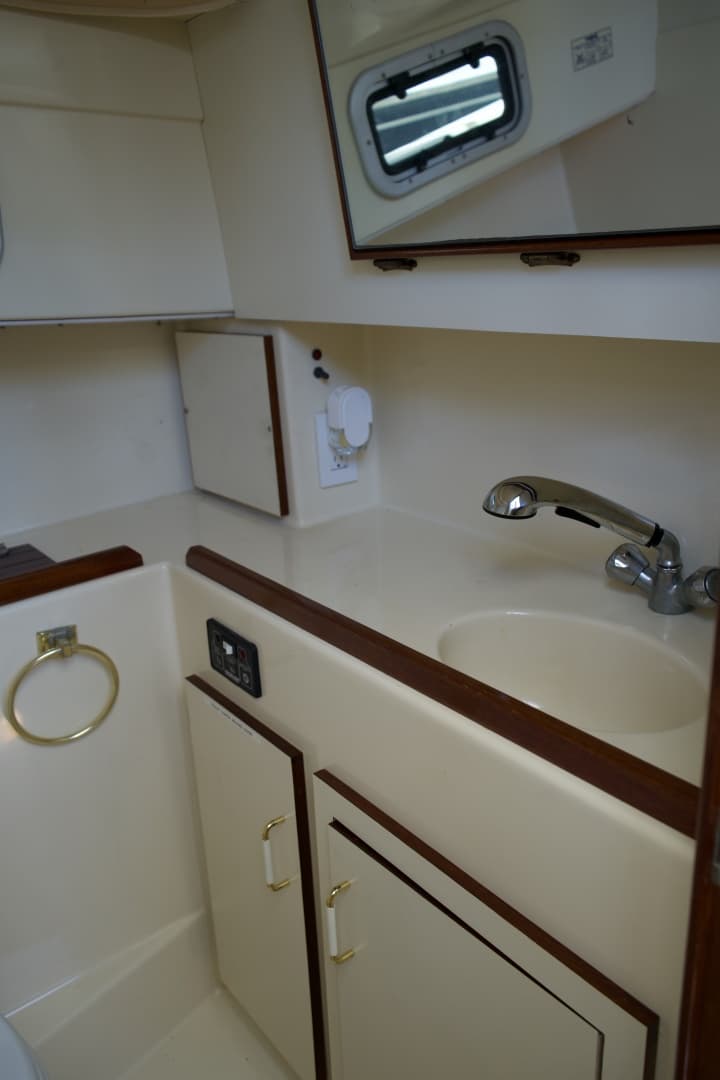 1998 Camano Troll 31
