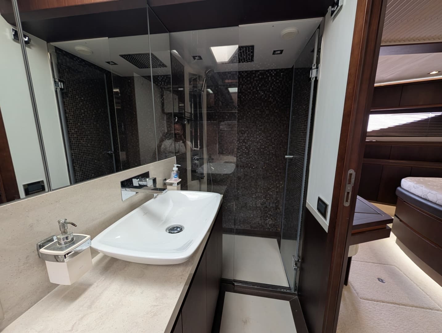 2018 Galeon 640 FLY