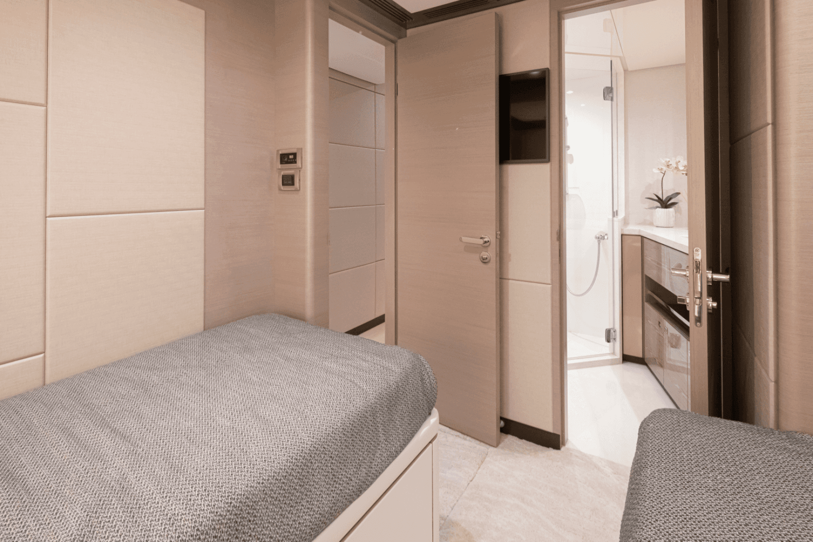 2025 Ocean Alexander 27R