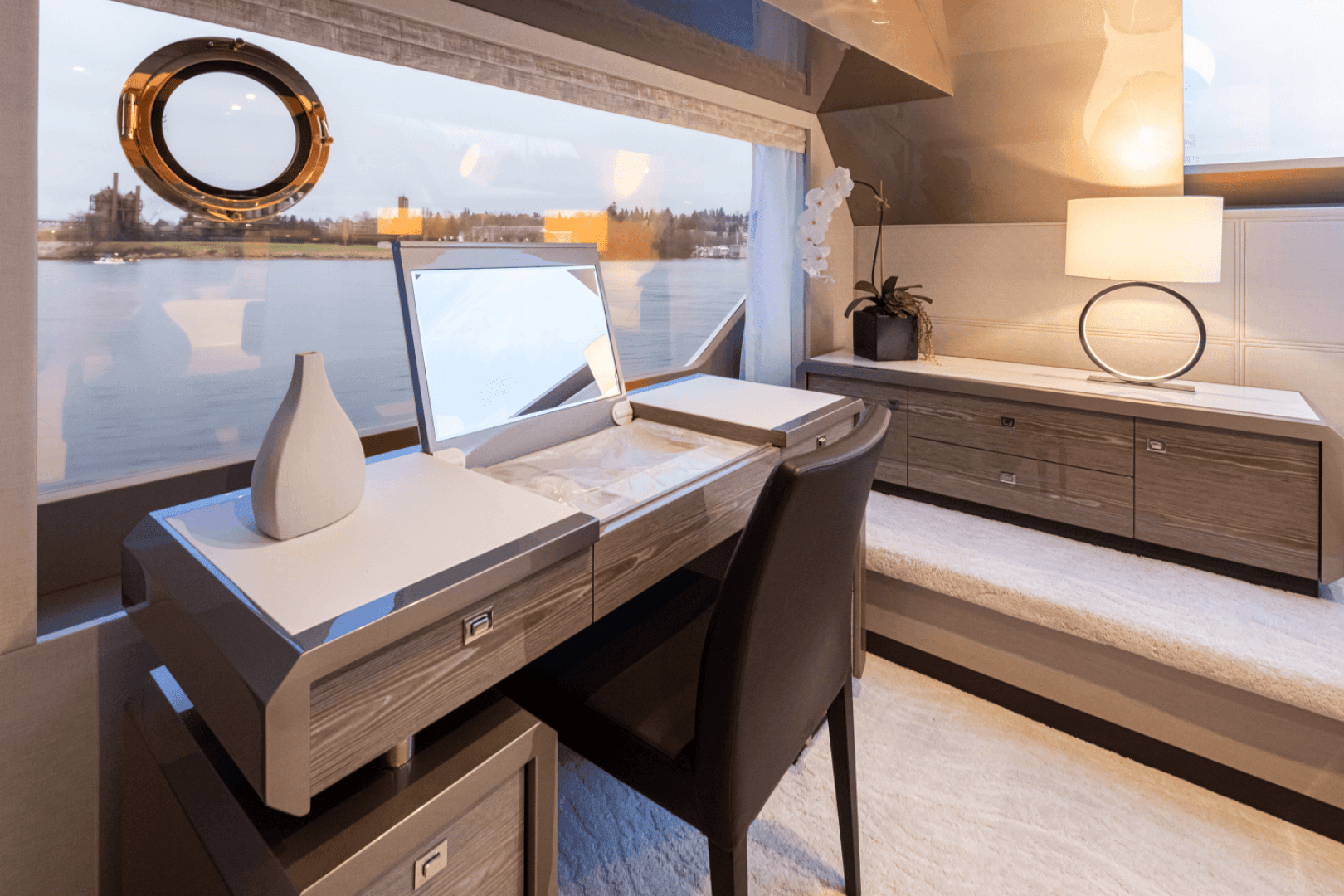 2025 Ocean Alexander 27R