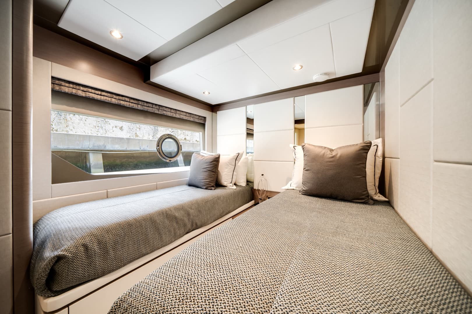 2025 Ocean Alexander 27R